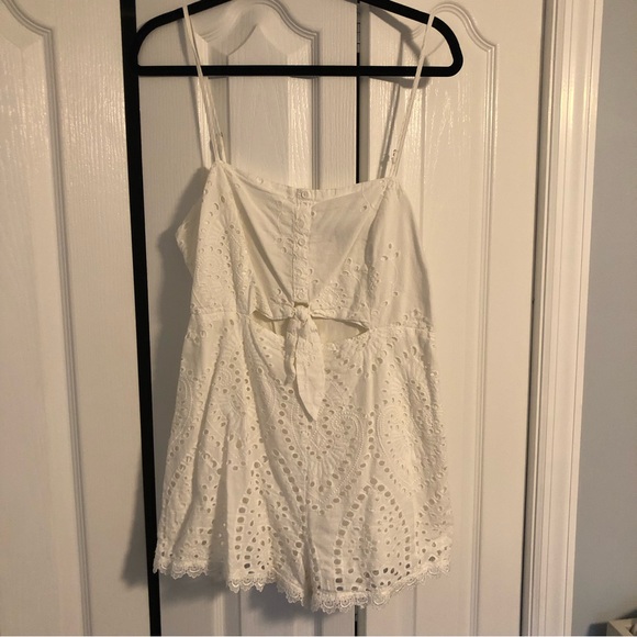 Lulu’s White Eyelet Romper - Picture 1 of 3
